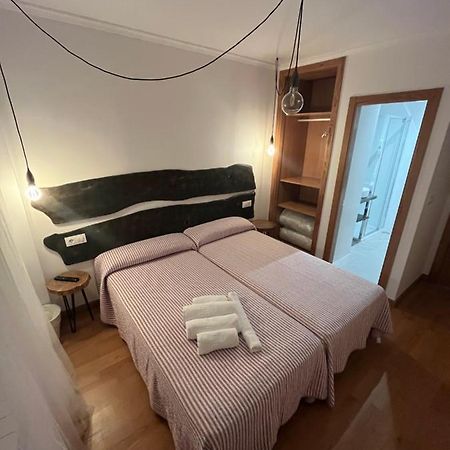 Hotel Entrecaminos à O Pedrouzo Extérieur photo